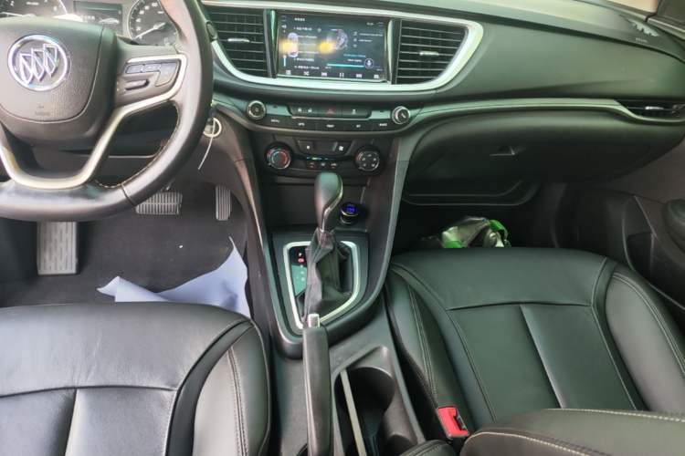 Used Buick GT 2018 18T Automatic Elite Model Gear Lever