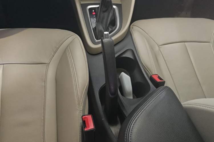Used Buick GT 2018 15T Dual-Clutch Elite Model China V Standard Gear Lever