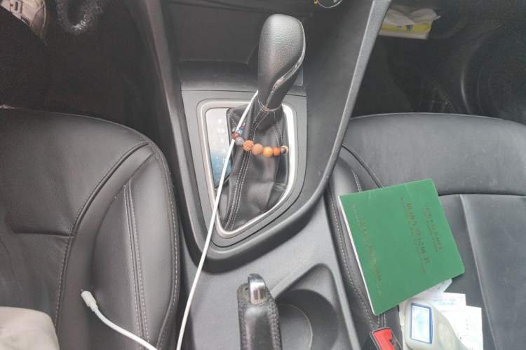 Used Buick GT 2018 18T Automatic Elite Model Gear Lever