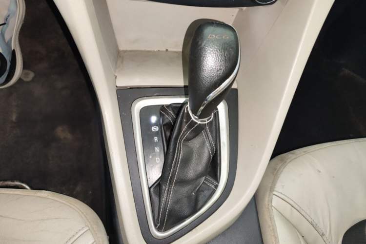 Used Buick GT 2018 15T Dual-Clutch Elite Model China V Standard Gear Lever