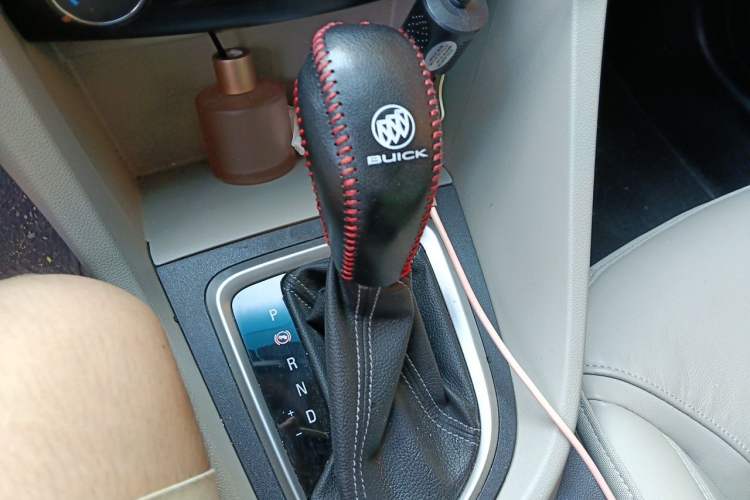 Used Buick GT 2018 15T Dual-Clutch Elite Model China V Standard Gear Lever