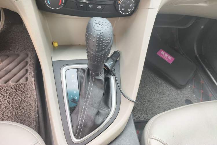 Used Buick GT 2018 15T Dual-Clutch Elite Model China V Standard Gear Lever