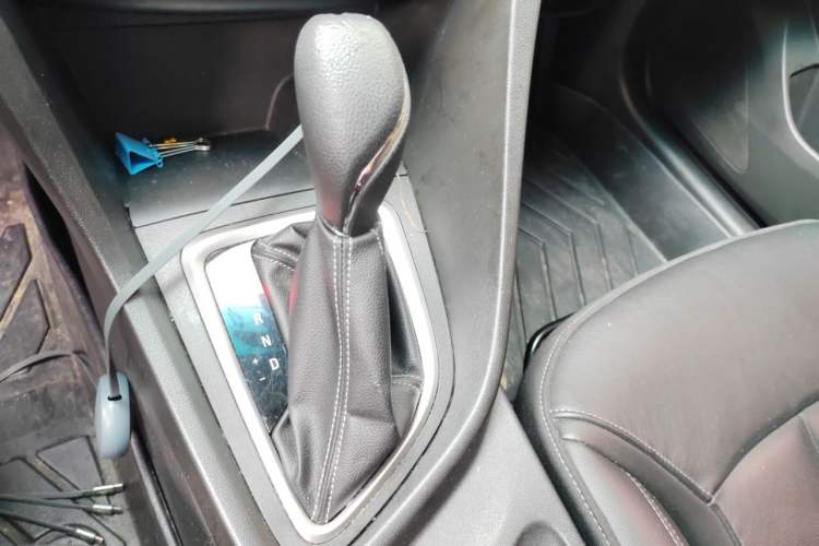 Used Buick GT 2018 18T Automatic Elite Model Gear Lever