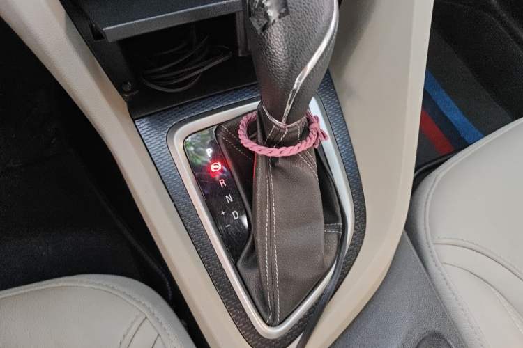 Used Buick GT 2018 15T Dual-Clutch Elite Model China V Standard Gear Lever
