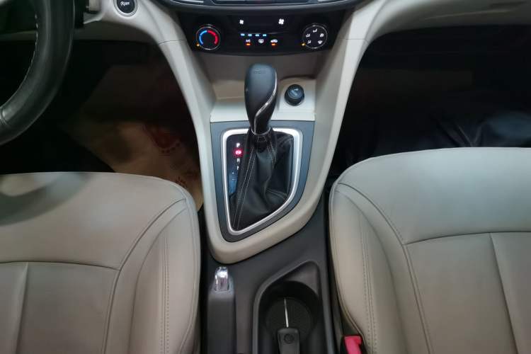 Used Buick GT 2018 15T Dual-Clutch Elite Model China V Standard Gear Lever