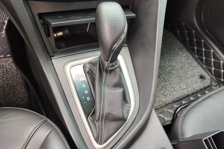 Used Buick GT 2018 18T Automatic Elite Model Gear Lever