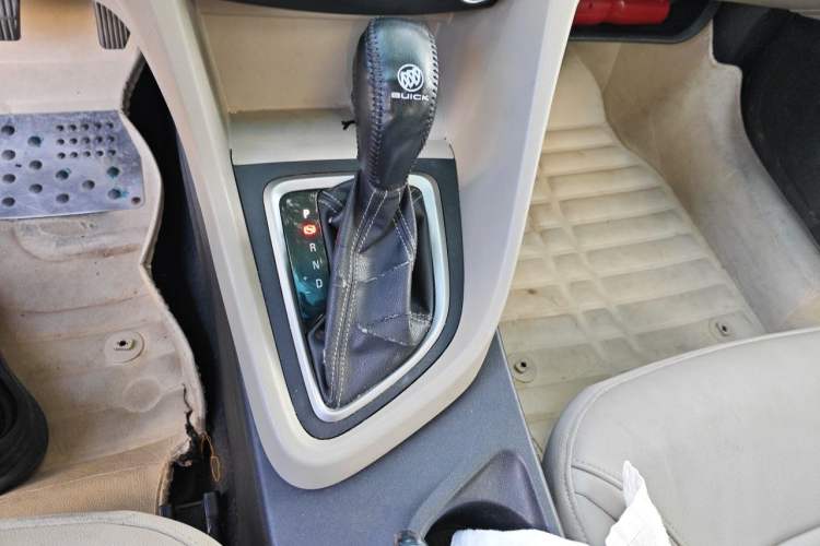 Used Buick GT 2018 15T Dual-Clutch Elite Model China V Standard Gear Lever