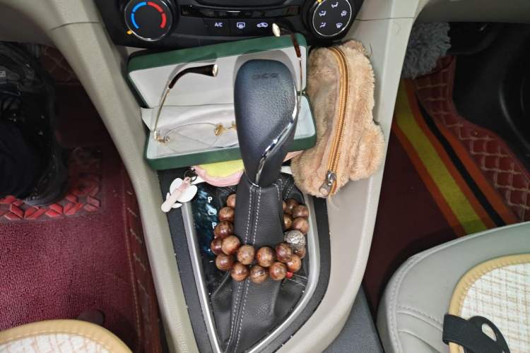 Used Buick GT 2018 15T Dual-Clutch Elite Model China V Standard Gear Lever