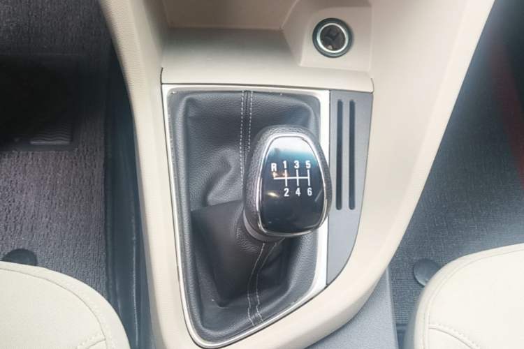 Used Buick GT 2018 15T Manual Entry-Level Version China V Standard Gear Lever
