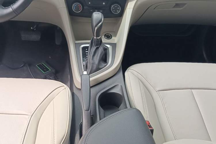 Used Buick GT 2018 15T Dual-Clutch Elite Model China V Standard Gear Lever