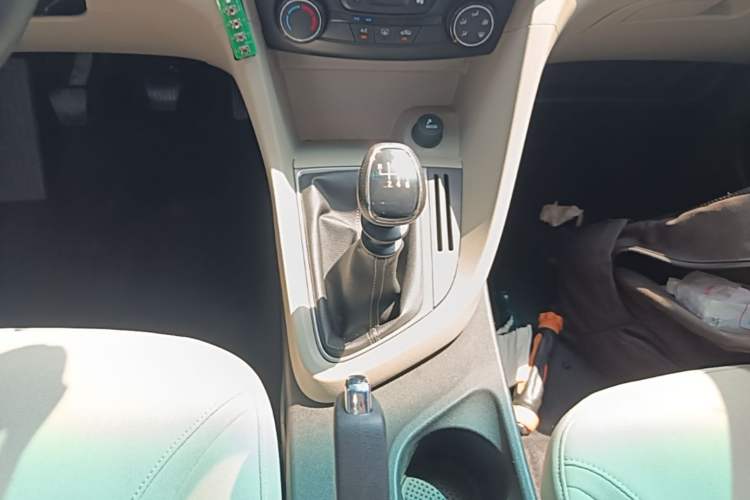 Used Buick GT 2018 15T Manual Entry-Level Version China V Standard Gear Lever
