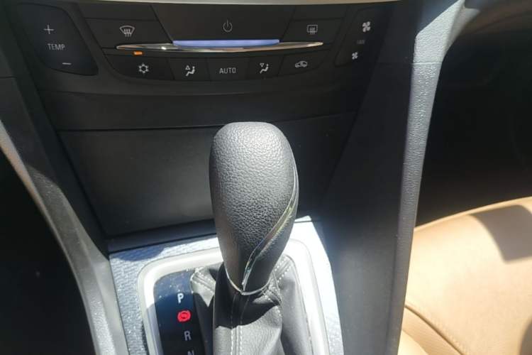 Used Buick GT 2018 18T Automatic Flagship Model Gear Lever