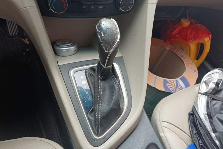 Used Buick GT 2018 15T Dual-Clutch Elite Model China V Standard Gear Lever