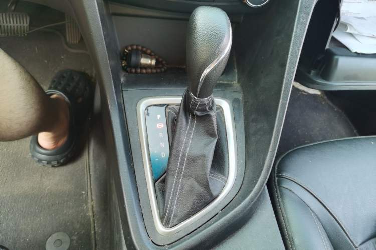 Used Buick GT 2018 18T Automatic Elite Model Gear Lever