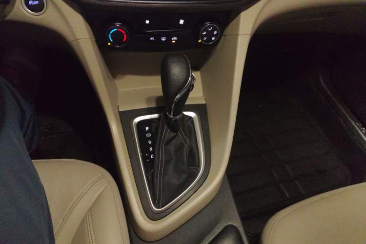 Used Buick GT 2018 15T Dual-Clutch Elite Model China V Standard Gear Lever