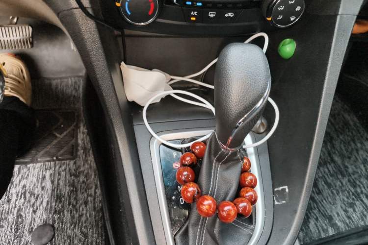 Used Buick GT 2018 18T Automatic Elite Model Gear Lever