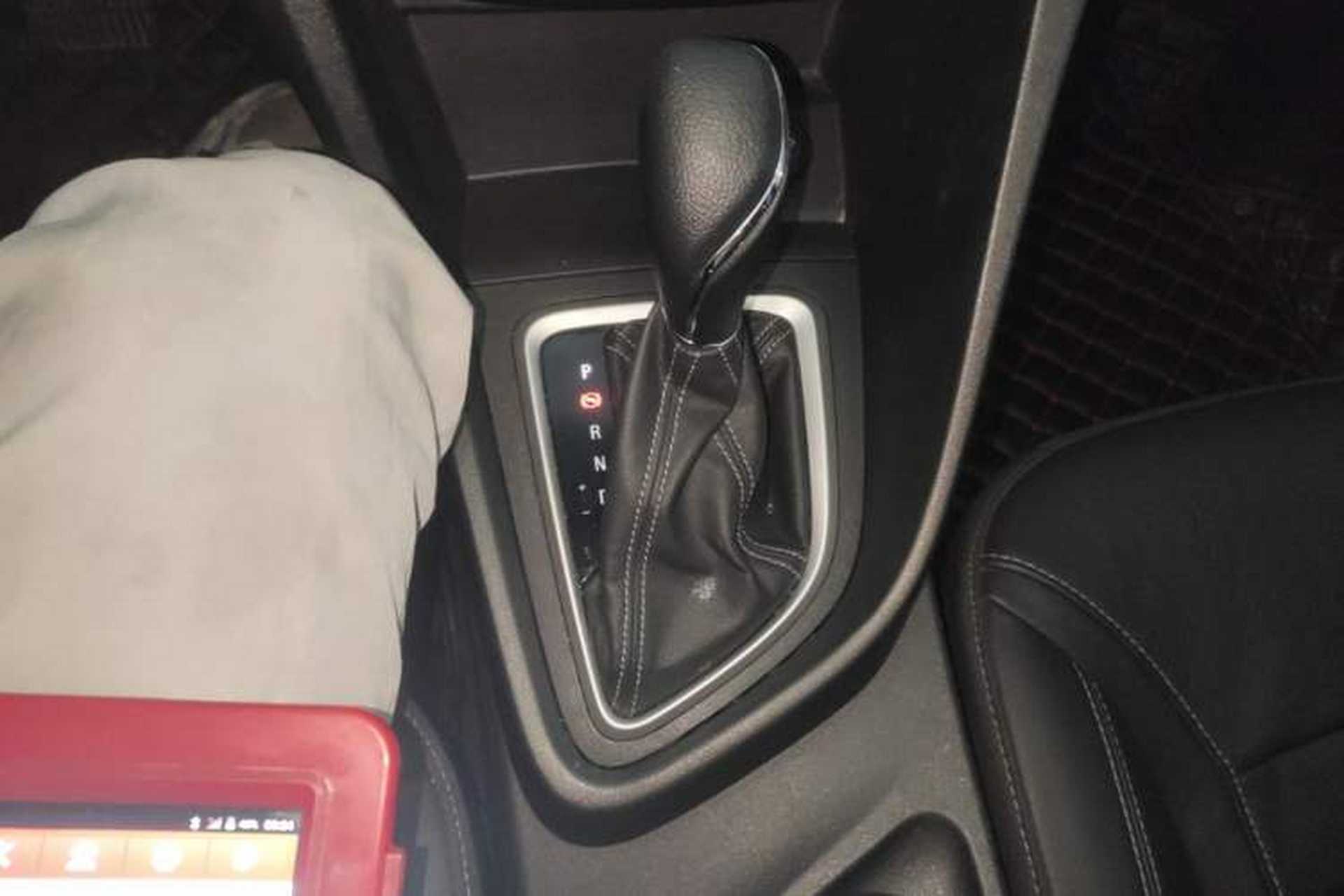 Used Buick GT 2018 18T Automatic Elite Model Gear Lever