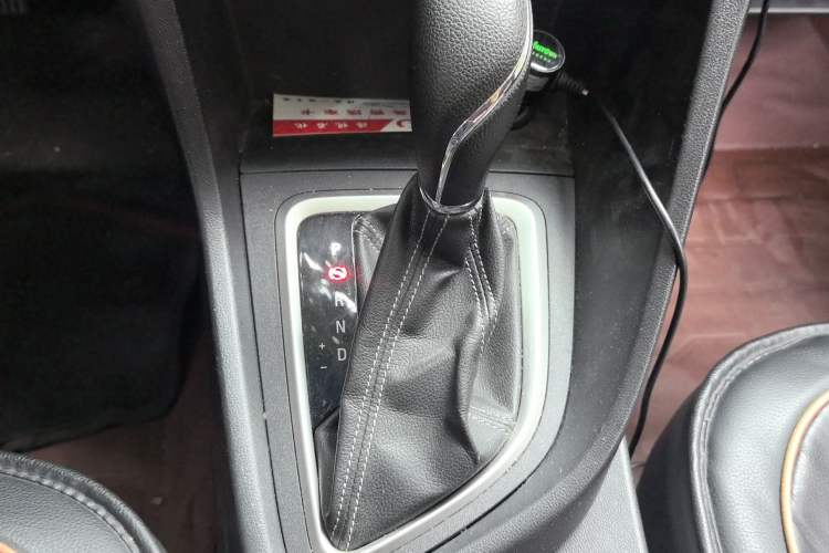 Used Buick GT 2018 18T Automatic Elite Model Gear Lever