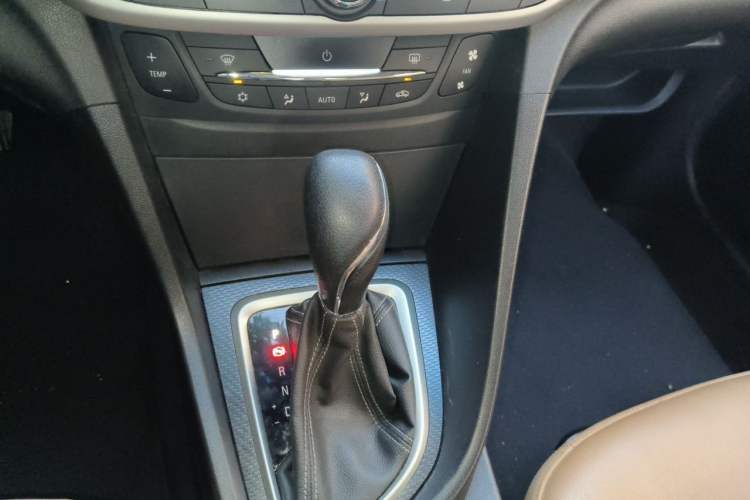Used Buick GT 2018 18T Automatic Flagship Model Gear Lever