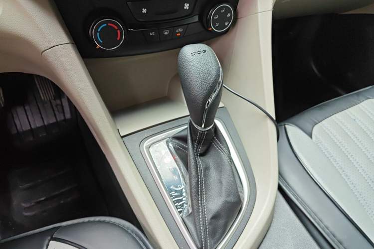 Used Buick GT 2018 15T Dual-Clutch Elite Model China V Standard Gear Lever