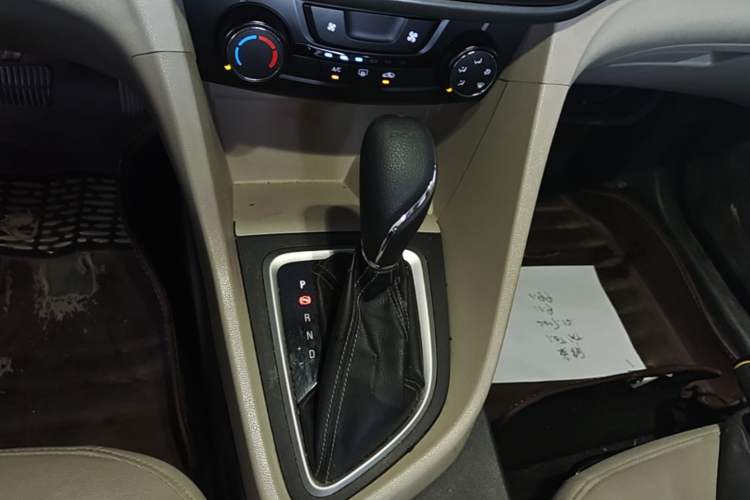 Used Buick GT 2018 15T Dual-Clutch Elite Model China V Standard Gear Lever
