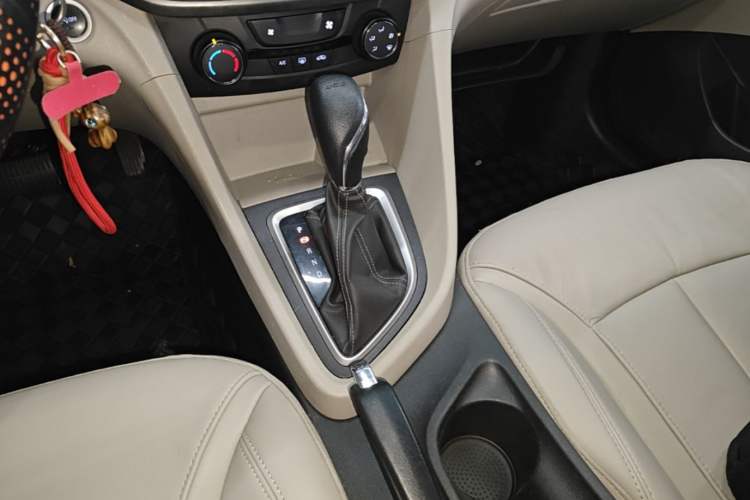 Used Buick GT 2018 15T Dual-Clutch Elite Model China V Standard Gear Lever