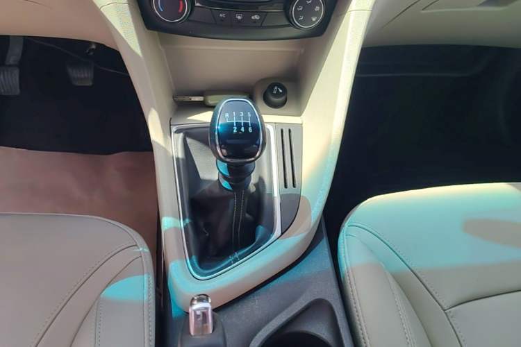 Used Buick GT 2018 15T Manual Elite Version China V Standard Gear Lever