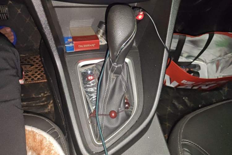 Used Buick GT 2018 18T Automatic Elite Model Gear Lever