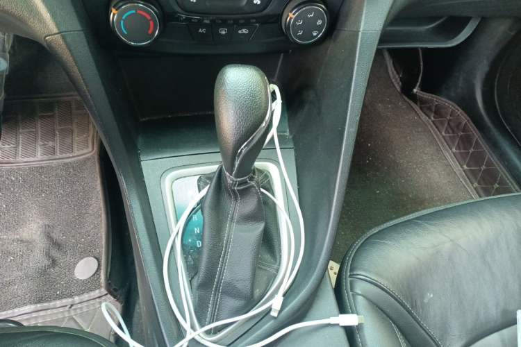 Used Buick GT 2018 18T Automatic Elite Model Gear Lever