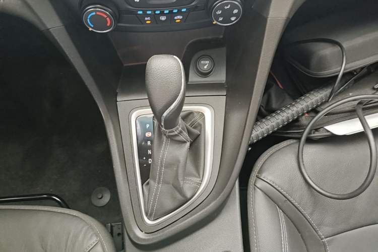 Used Buick GT 2018 18T Automatic Elite Model Gear Lever