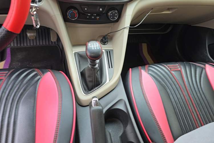 Used Buick GT 2018 15T Manual Entry-Level Version China V Standard Gear Lever