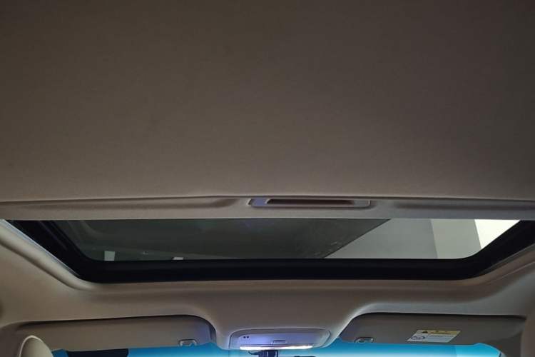 Used Buick GT 2018 15T Dual-Clutch Elite Model China V Standard Headliner