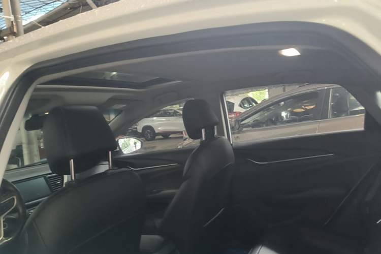 Used Buick GT 2018 18T Automatic Elite Model Headliner