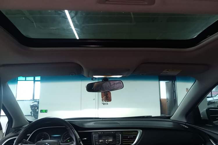 Used Buick GT 2018 18T Automatic Elite Model Headliner