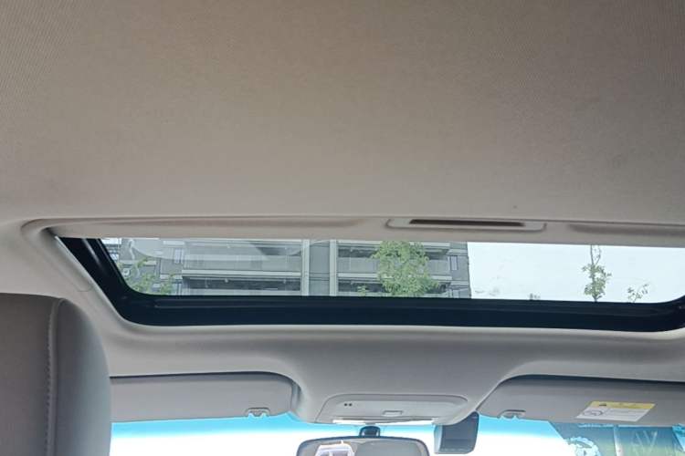 Used Buick GT 2018 15T Dual-Clutch Elite Model China V Standard Headliner