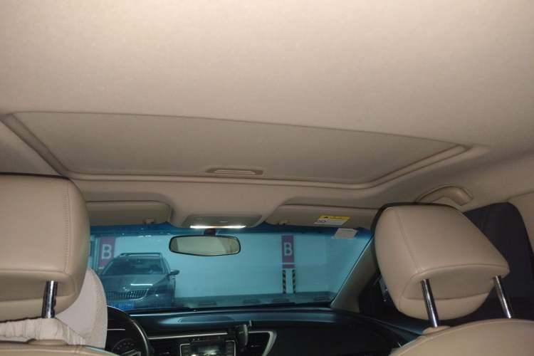 Used Buick GT 2018 15T Dual-Clutch Elite Model China V Standard Headliner