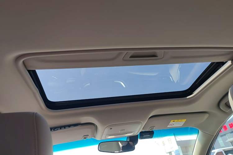 Used Buick GT 2018 15T Manual Elite Version China V Standard Headliner