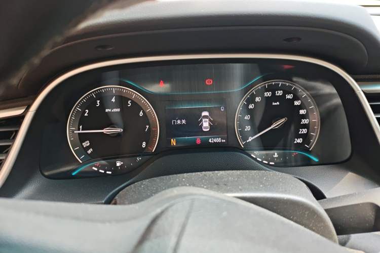Used Buick GT 2018 15T Dual-Clutch Elite Model China V Standard Instrument Cluster