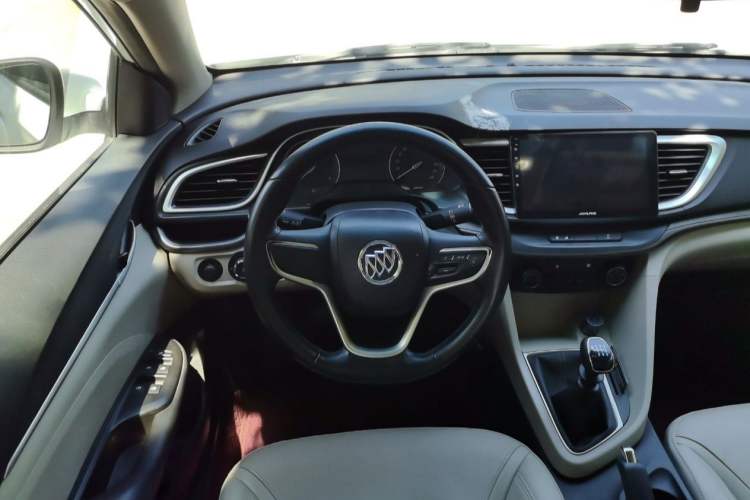 Used Buick GT 2018 15T Manual Elite Version China V Standard Interior 2