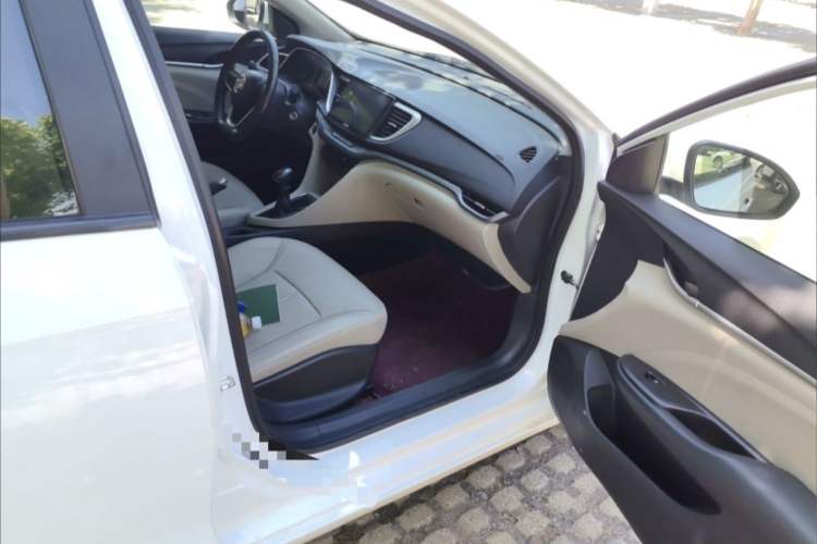 Used Buick GT 2018 15T Manual Elite Version China V Standard Interior 3