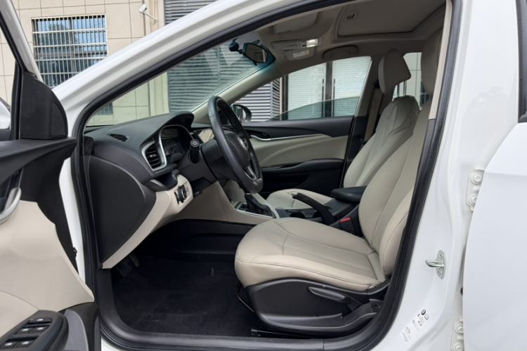 Used Buick GT 2018 15T Dual-Clutch Elite Model China V Standard Interior 3