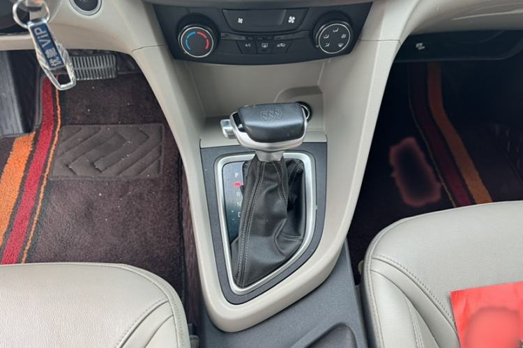 Used Buick GT 2018 15T Dual-Clutch Elite Model China V Standard Interior 4