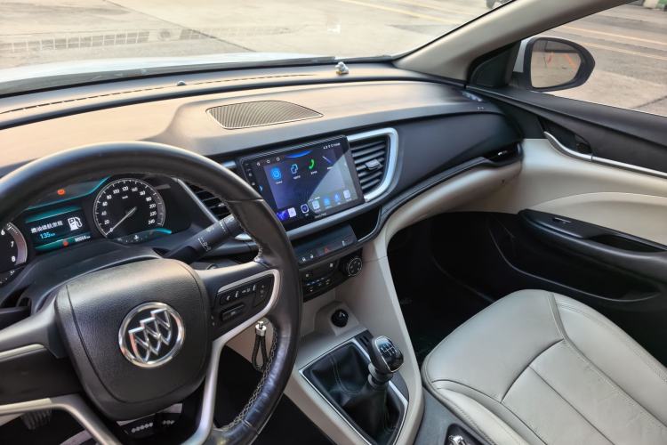 Used Buick GT 2018 15T Manual Elite Version China V Standard Interior 5