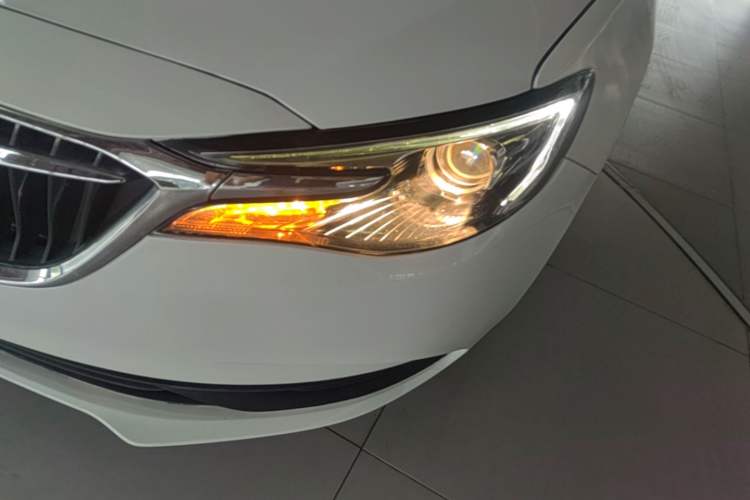 Used Buick GT 2018 15T Dual-Clutch Elite Model China V Standard Left Front Headlight