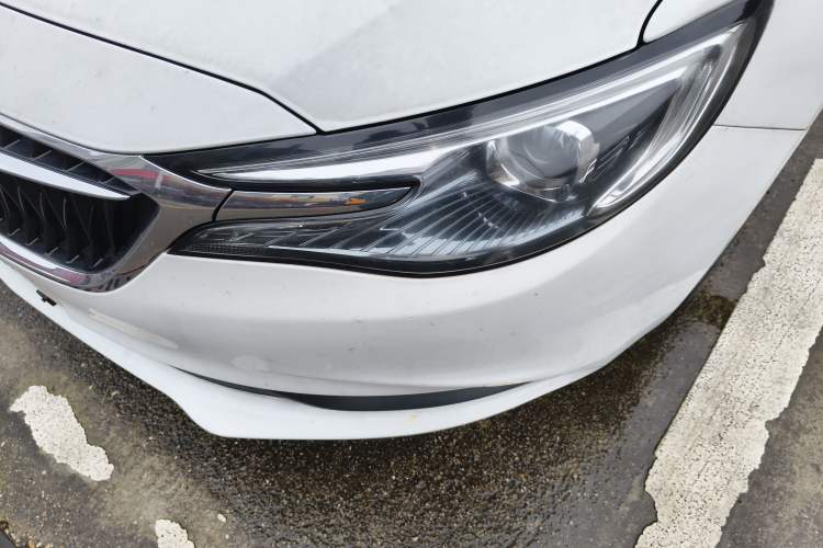 Used Buick GT 2018 15T Dual-Clutch Elite Model China V Standard Left Front Headlight