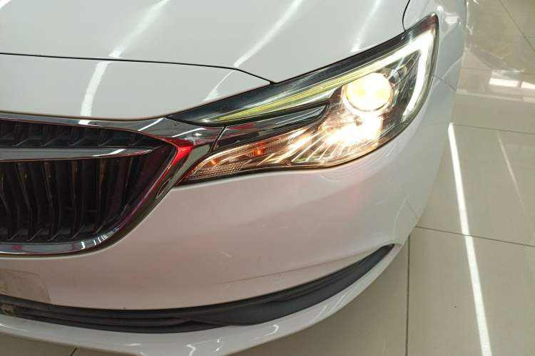 Used Buick GT 2018 15T Dual-Clutch Elite Model China V Standard Left Front Headlight