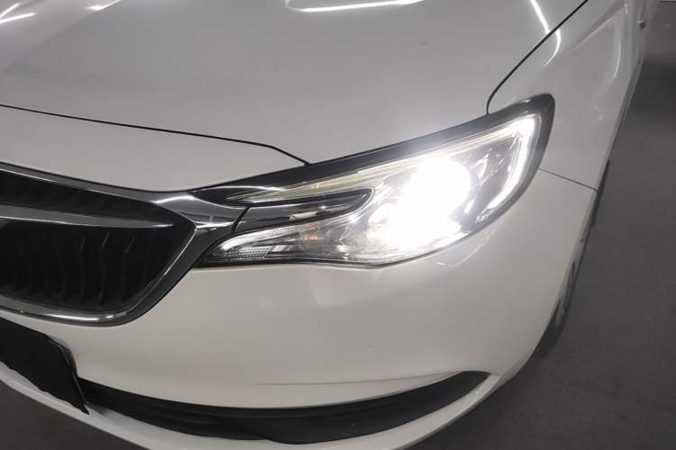 Used Buick GT 2018 18T Automatic Elite Model Left Front Headlight
