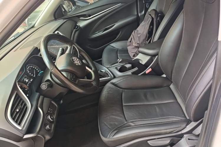 Used Buick GT 2018 18T Automatic Elite Model Left Front Seat