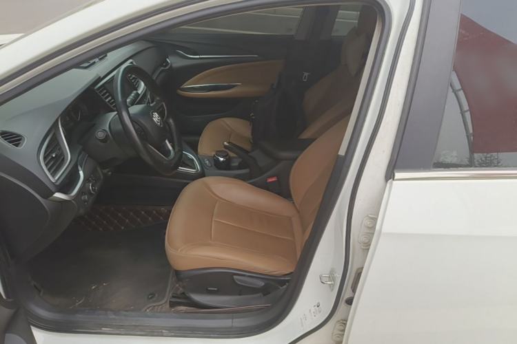 Used Buick GT 2018 18T Automatic Elite Model Left Front Seat