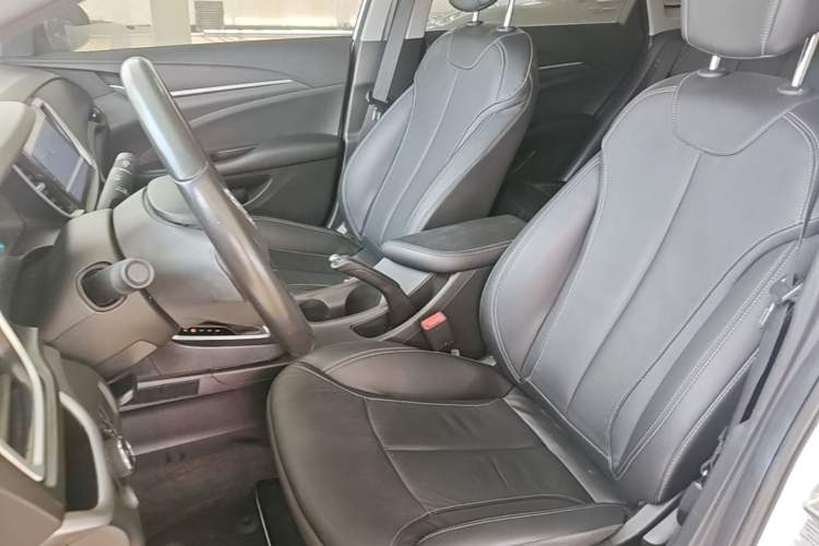 Used Buick GT 2018 18T Automatic Elite Model Left Front Seat